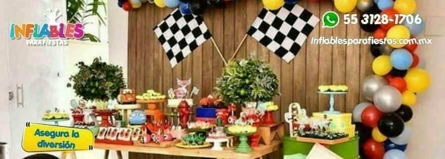 Mesa de cumpleaños de Cars  Fiestas de cumpleaños de autos, Decoracion de  cars fiestas, Decoración de fiestas infantiles